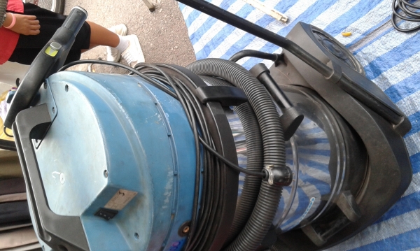 เครืองดูดฝุ่นอิตาลีตัวใหญ่