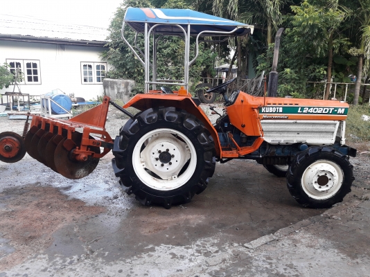 ขายรถไถl2404สองเพลาพร้อมใช้งาน