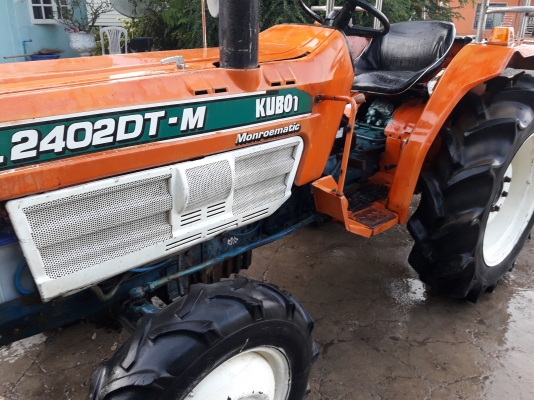 ขายรถไถl2404สองเพลาพร้อมใช้งาน