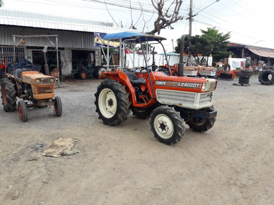 ขายรถไถl2404สองเพลาพร้อมใช้งาน