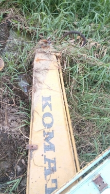 ขายบูมอาร์ม รถแมคโค มีหลายรุ่นครับ โคมัสสุ โกเบโก้  แคท รุ่น 200 นะครับ   PC-120-3 เหลือชุดเดียว สภาพสวยขายไม่แพงครับ