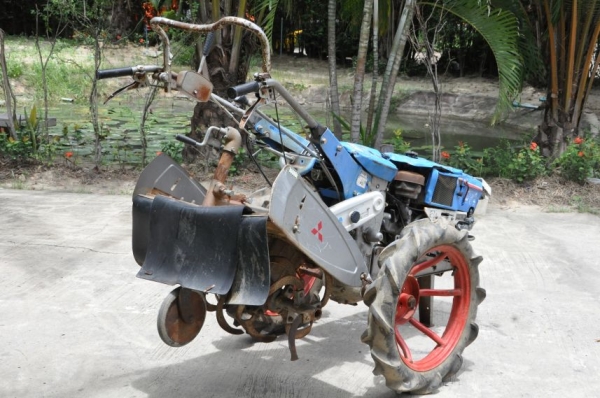 ขายรถพรวนดินMITSUBISHI สาดดิน ยกร่อง แรงดี ดีเซล8แรง สภาพสวยเดิมจากญี่ปุ่น มีเกียร์ 26,000เท่านั้น ขายรถพรวนดินMITSUBISHI สาดดิน ยกร่อง แรงดี ดีเซล8แรง สภาพสวยเดิมจากญี่ปุ่น มีเกียร์ 26,000เท่านั้น