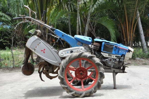 ขายรถพรวนดินMITSUBISHI สาดดิน ยกร่อง แรงดี ดีเซล8แรง สภาพสวยเดิมจากญี่ปุ่น มีเกียร์ 26,000เท่านั้น ขายรถพรวนดินMITSUBISHI สาดดิน ยกร่อง แรงดี ดีเซล8แรง สภาพสวยเดิมจากญี่ปุ่น มีเกียร์ 26,000เท่านั้น