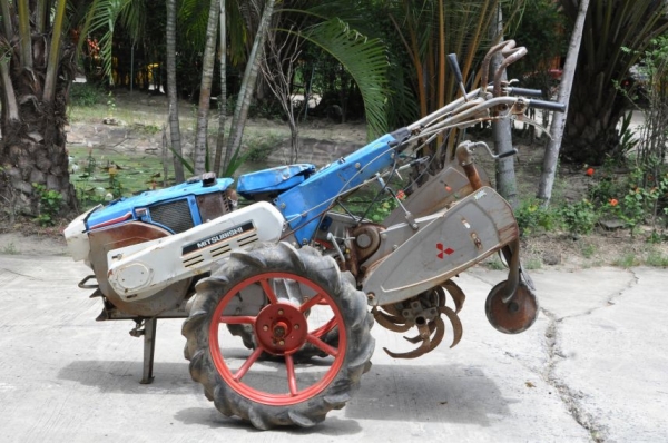 ขายรถพรวนดินMITSUBISHI สาดดิน ยกร่อง แรงดี ดีเซล8แรง สภาพสวยเดิมจากญี่ปุ่น มีเกียร์ 26,000เท่านั้น