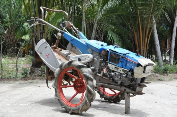 ขายรถพรวนดินMITSUBISHI สาดดิน ยกร่อง แรงดี ดีเซล8แรง สภาพสวยเดิมจากญี่ปุ่น มีเกียร์ 26,000เท่านั้น ขายรถพรวนดินMITSUBISHI สาดดิน ยกร่อง แรงดี ดีเซล8แรง สภาพสวยเดิมจากญี่ปุ่น มีเกียร์ 26,000เท่านั้น