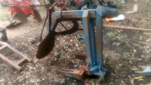 ผานขุดมันพร้อมใช้