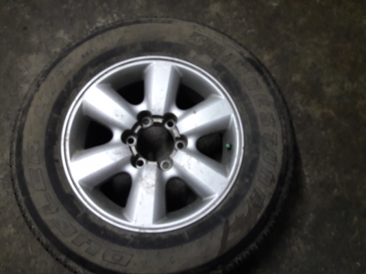 ล้อฟอร์จูนเนอร์ 1 วง พร้อมยาง 1 เส้น