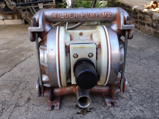 ขายปั้มไดอะแฟรม โครงสร้างสแตนเลส ขนาด 1นิ้ว Made in USA สภาพสวย พร้อมใช้งาน