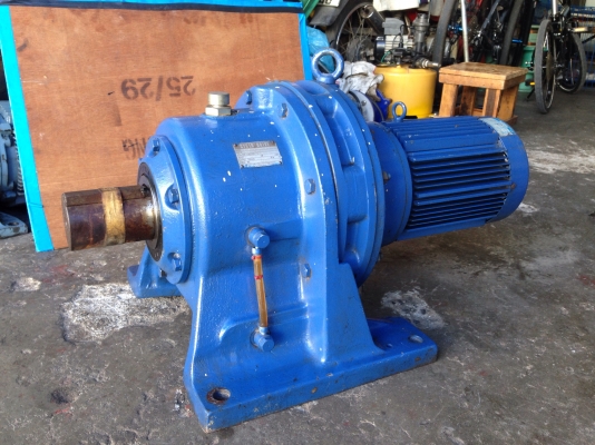 ขายมอเตอร์เกียร์ Cycro drive Sumitomo 5HP. 380V อัตราทด 1:121 เพลาออก 11รอบต่อนาทีแรงบิดเยอะ ของใหม่เก่าเก็บ สวยมาก พร้อมใช้งาน