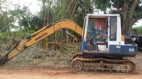 KOMATSU PC60-5