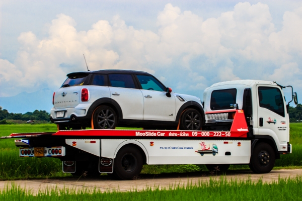 ขายรถสไลด์ 190 แรง มีเบรคไอเสีย ใช้งานน้อยมาก สภาพป้ายแดง PTOจากโรงงาน