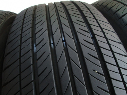 ขายยาง MAXXIS MS300 215-55-17 ปี14 งามๆ ไม่ปะ 1ชุด