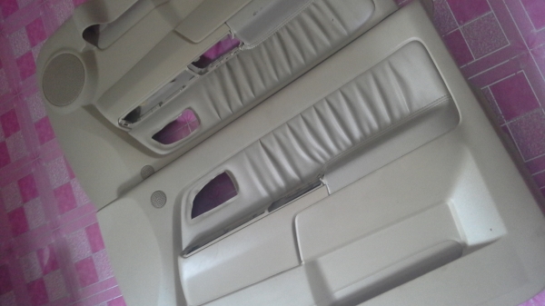 แฝงประตูอีชูชุดดีแมกช์ถอดสวยๆคับLR