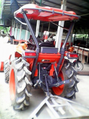 ขาย รถไถ คูโบต้า L3008 4WD รถใหม่ป้ายแดง ใช้งาน ไม่ถึง 30 ไร่ ใช้งาน 11 ช.ม ราคา 240,000 มีเล่ม (ต้องรอ) อุปกรณ์ มีดันหน้าอย่างเดียว 091-0206555 อยู่ศรีสะเกษ