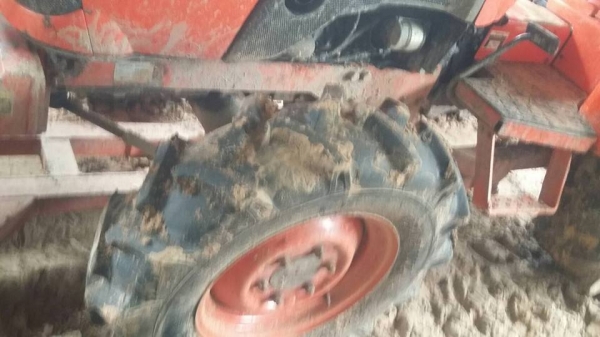 ขายรถไถ KUBOTA L3608 อุปกรณ์ ดันหน้า ผานหลัง โรตารี่ รถบ้าน ใช้งานน้อย2861ชั่วโมง สภาพพร้อมใช้งาน เอกสารพร้อมโอน ราคา270,000 สนใจโทร 090-8588220คุณนะ 093-3258446คุณบิว หรือเข้าดูสินค้าอื่นๆได้ที่ www.narong2truck.com หรือ www.truck.in.th/498 หรือเพจFacebo ขายรถไถ KUBOTA L3608 อุปกรณ์ ดันหน้า ผานหลัง โรตารี่ รถบ้าน ใช้งานน้อย2861ชั่วโมง สภาพพร้อมใช้งาน เอกสารพร้อมโอน ราคา270,000 สนใจโทร 090-8588220คุณนะ 093-3258446คุณบิว หรือเข้าดูสินค้าอื่นๆได้ที่ www.narong2truck.com หรือ www.truck.in.th/498 หรือเพจFacebo