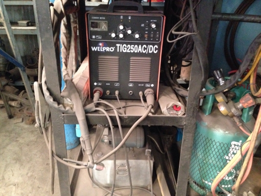 ขายตู้เชื่อม Welpro TIG250 สภาพสวยมาก เจ้าของเดิมใช้งานครั้งเดียว อุปกรณ์ครบ ให้พร้อมรถเลื่อนและถังอาร์กอน พร้อมใช้งาน