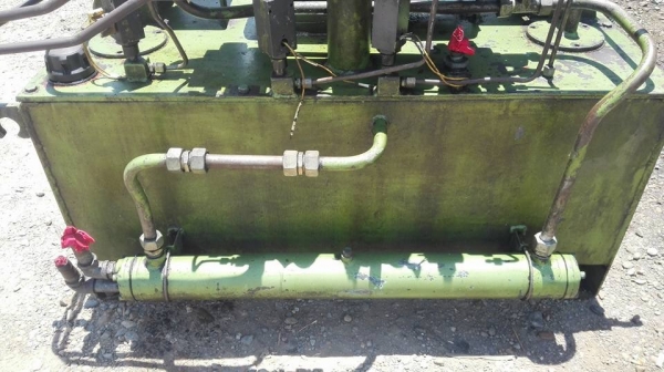 ** SOLD ** ปั้มน้ำมันไฮดรอลิคสองหัว VICKER 15 HP 380V มีวาล์วคอนโทรลไฟฟ้า พร้อมใช้งาน