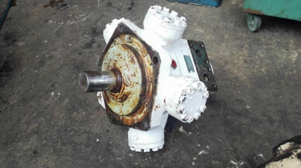 ** SOLD ** มอเตอร์ไฮดรอลิคห้าดาว เบอร์ 4 ของญี่ปุ่น/อิตาลี แน่นๆถอดจากเครื่องฉีดพร้อมใช้งาน