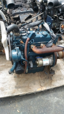 ขายเครื่อง kubota 3 สูบ D905