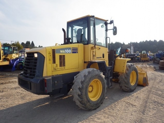 ขายรถตักล้อยาง KOMATSU WA100-5 ปี 2009 4XXX ชม. รถนอกนำเข้าจากญี่ปุ่น สภาพสวยพร้อมใช้ มีVDOการทำงานครับ