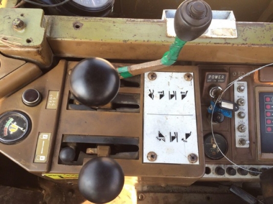 ขายรถตักล้อยาง CAT 926 สภาพสวยพร้อมใช้ นำเข้าจากญี่ปุ่น มีVDOการทำงานครับ ขายรถตักล้อยาง CAT 926 สภาพสวยพร้อมใช้ นำเข้าจากญี่ปุ่น มีVDOการทำงานครับ