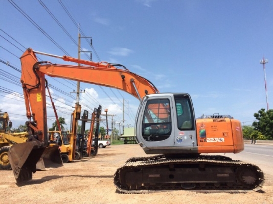 ขายรถแบคโฮ HITACHI EX225USR-5 คอลโทรลสั้น รถนอกนำเข้าจากญี่ปุ่น สภาพสวยพร้อมใช้ มีVDOการทำงานครับ