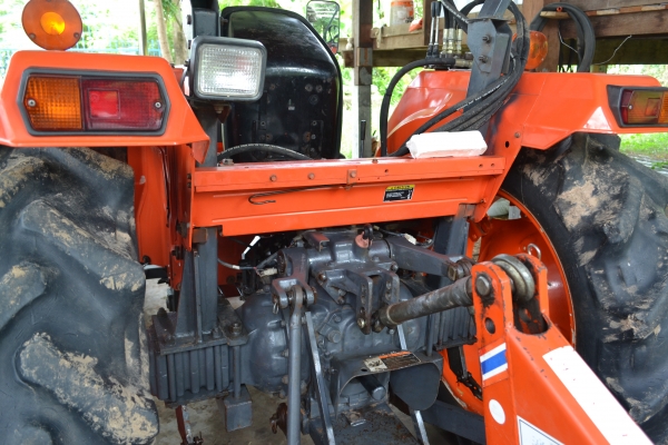 ต้องการขายคูโบต้า M5000su4WD ต้องการขายคูโบต้า M5000su4WD