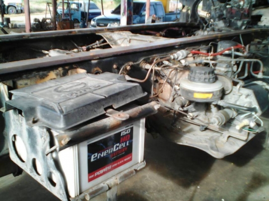 ขาย10ล้อ2เพลา หัวแชชซี FM 1J 225แรง แชชซีสวยเดิม หัวเดิม เอกสารเล่มทะเบียนครบ สภาพพร้อม