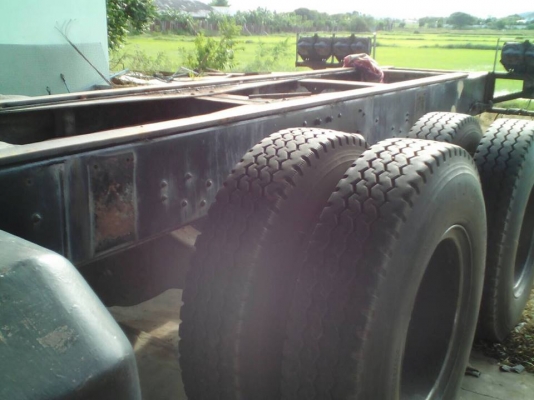 ขาย10ล้อ2เพลา หัวแชชซี FM 1J 225แรง แชชซีสวยเดิม หัวเดิม เอกสารเล่มทะเบียนครบ สภาพพร้อม