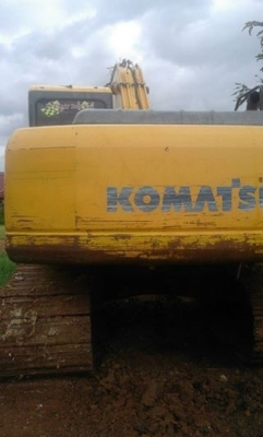 ขายรถขุด แบ็คโค KOMATSU PC200-7 ทำงานหมื่นหกพัน ชม.ช่วงล่างเต็ม เครื่องแน่น เอกสารเล่มทะเบียน จัดไฟแนนซ์5-6แสน