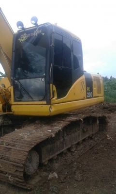 ขายรถขุด แบ็คโค KOMATSU PC200-7 ทำงานหมื่นหกพัน ชม.ช่วงล่างเต็ม เครื่องแน่น เอกสารเล่มทะเบียน จัดไฟแนนซ์5-6แสน