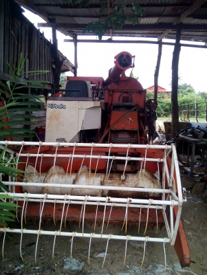 ขายรถเกี่ยวข้าวคูโบต้า