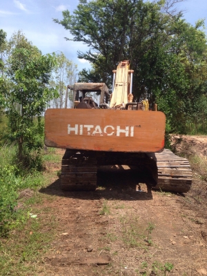 ขายรถแบคโฮ Hitachi EX 200-1 มี2คัน เครื่องเดิมพึ่งฟิตมาใหม่ ปั้มเดิม รถใช้งานปกติ