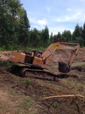 ขายรถแบคโฮ Hitachi EX 200-1 มี2คัน เครื่องเดิมพึ่งฟิตมาใหม่ ปั้มเดิม รถใช้งานปกติ