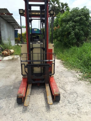 ขายรถยกไฟฟ้าเสาสูงสี่เมตรขนาด1.3ตันพร้อมใช้เก่านอกครับ ราคา 68,000บาท