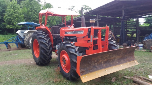 ขายคูโบต้า M8030  4x4  สภาพดีพร้อมใช้งานทันที เครื่องแน่น แรง สตาร์ทติดง่าย พร้อมอุปกรณ์ 3 อย่าง