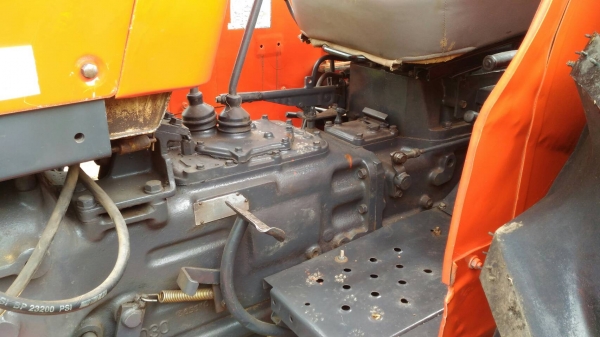 ขายคูโบต้า M8030  4x4  เกียร์ซัทเทิล มีระบบล็อคกันล้อฟรีหน้า-หลัง สภาพดีพร้อมใช้งานทันที เครื่องแน่น แรง สตาร์ทติดง่าย พร้อมอุปกรณ์ 3 อย่าง ลดราคาสุด สุดไปเลย เจ้าของขายเอง