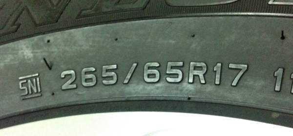 ล้อแม็ก Ford Ranger พร้อมยาง 265-65-17 ล้อแม็ก Ford Ranger พร้อมยาง 265-65-17