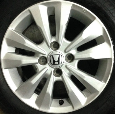 แม็ก Honda City พร้อมยาง 175-65-15 แม็ก Honda City พร้อมยาง 175-65-15