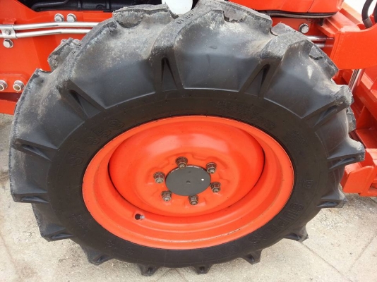 คูโบต้า L4708 4 WD พร้อมใบมีดตราช้าง ทำงาน 619 ชั่วโมง ปี 2556