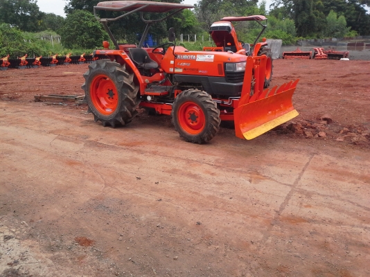 ขาย4508เดิมๆแต่งเติมสีล้อสีคานใบดัน อุปกรหลัง แถมโลตาลี่