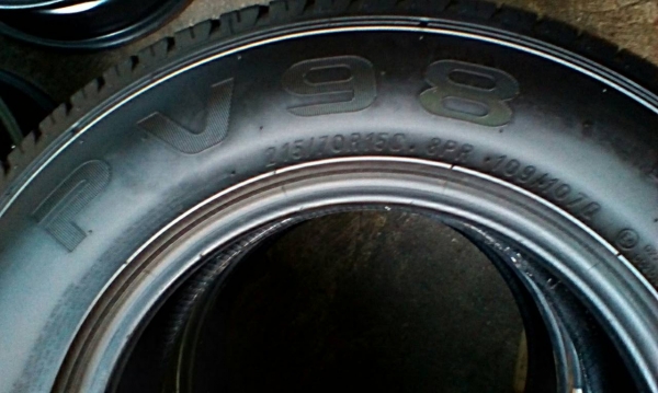 ยางพีซ่า PESA 215/70/15ปี3415 1คู่ 1800บาท