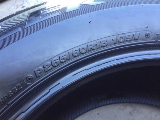ยาง Bridgstone 265-60-18 made in japan ปี 14 ครบชุด 4 เส้น 7500  สภาพสวยๆไม่บวมไม่กินข้าง ดอกยางเหลือเยอะเอาไปวิ่งกันใด้อีกยาวค่ะ