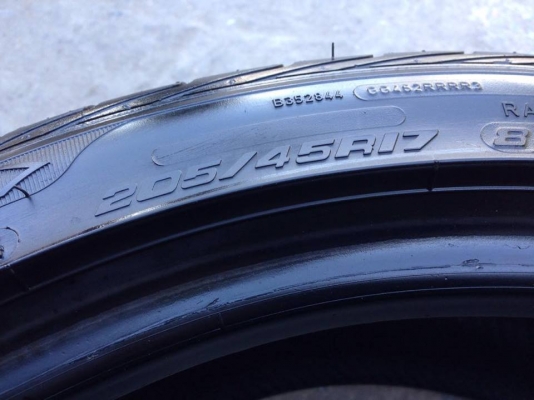 ยาง GOOD YEAR 205-45-17 ปี 14 ครบชุด 4 เส้น 3800  สภาพสวยๆไม่มีปะไม่บวมไม่กินข้าง ดอกยางเหลือเยอะเอาไปวิ่งกันใด้อีกยาวค่ะ