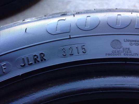 ยาง GOOD YEAR 205-55-16 ปี 15 ครบชุด 4 เส้น 3500  สภาพสวยๆไม่มีปะไม่บวมไม่กินข้าง ดอกยางเหลือเยอะเอาไปวิ่งกันใด้อีกยาวค่ะ