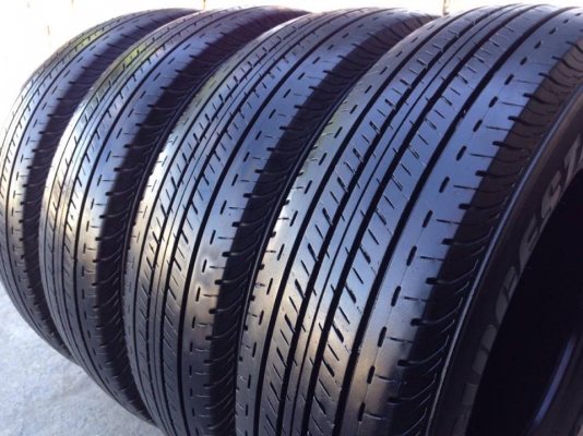 ยาง Bridgstone 195 R 15 ปี 15 ครบชุด 4 เส้น 5000  สภาพสวยๆไม่มีปะไม่บวมไม่กินข้าง ดอกยางเหลือเยอะเอาไปวิ่งกันใด้อีกยาวค่ะ