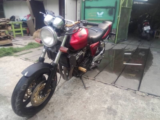 โอ บางนา ขาย/แลก/เทิร์น cb400 ราคา 45,000 บาท โอ บางนา ขาย/แลก/เทิร์น cb400 ราคา 45,000 บาท