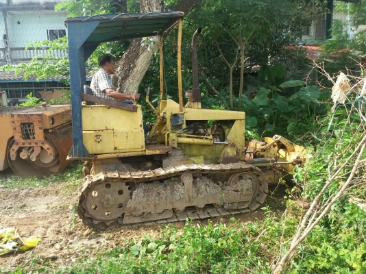 ขายรถแทรคเตอร์ KOMATSU D20P-5 สไลด์ใบมีดได้ 8 ทิศทาง ราคา 220000