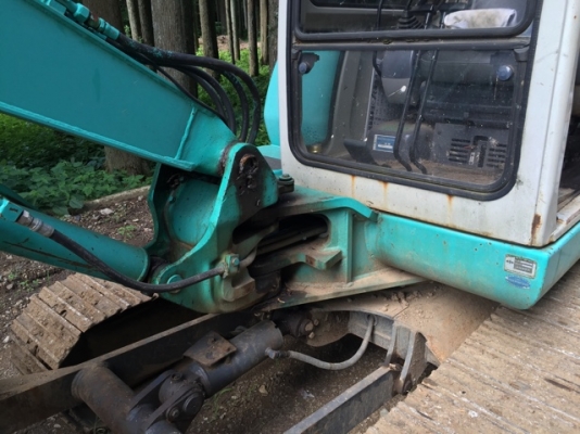 ขาย PC40-7 ห้องเก๋ง  สภาพพร้อมใช้ นำเข้าจากประเทศญี่ปุ่น ติดต่อ อำพล 090-9694506,080-3031241