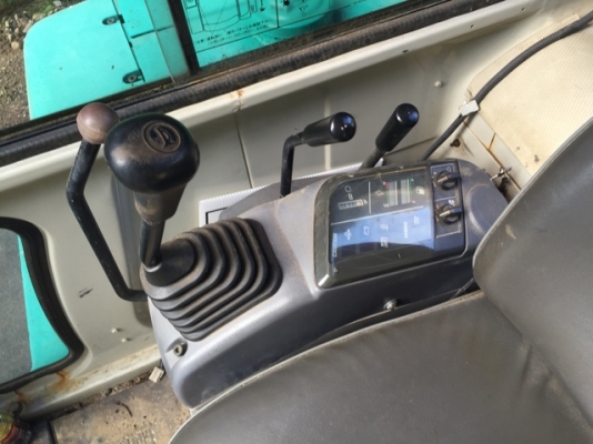 ขาย PC40-7 ห้องเก๋ง  สภาพพร้อมใช้ นำเข้าจากประเทศญี่ปุ่น ติดต่อ อำพล 090-9694506,080-3031241